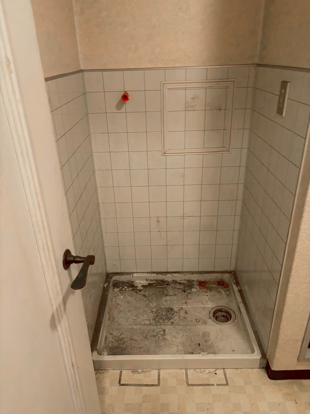 施工前洗濯機置き場